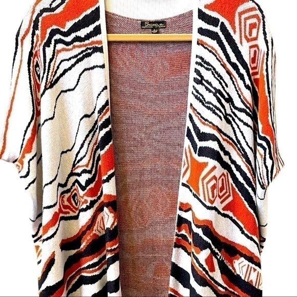 𝅺baciano sleeveless vest, size L, very good condition, one tiny hole, no stains - Picture 2 of 6